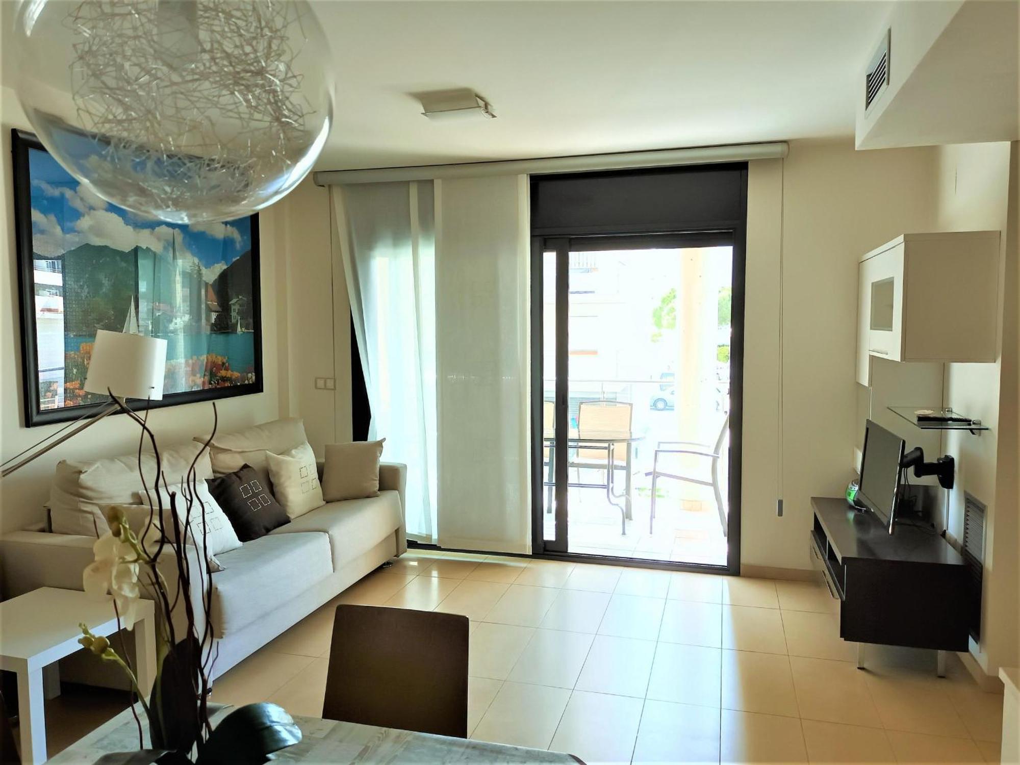 Apartamento En Roses: Terraza, A/a, Wifi, Parking, 2ª Linea De Playa - Es-258-89 *